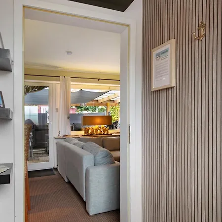 Kompass Oase Burg (Dithmarschen)